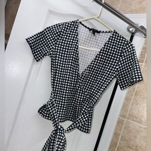 FOREVER 21 Twisted Tied Short Sleeve Checkered Shirt SZ : S